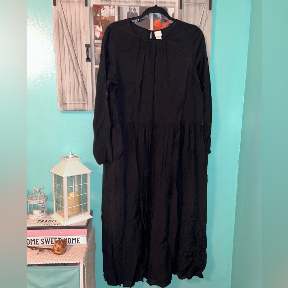 Black H&M dress size Med.
